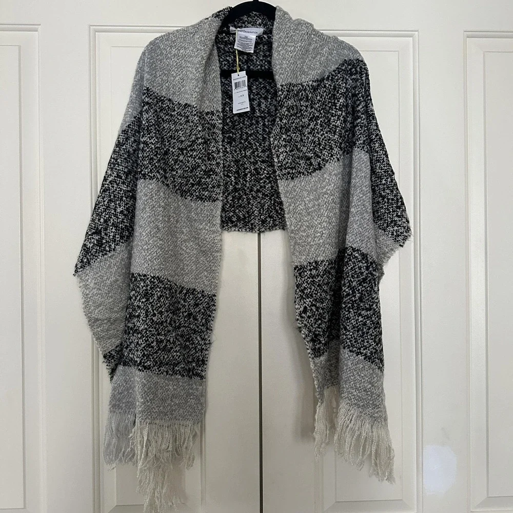BCBGeneration Y2K Scarf Womens One Size Gray Black Stripe Knit Fringe Wrap Shawl